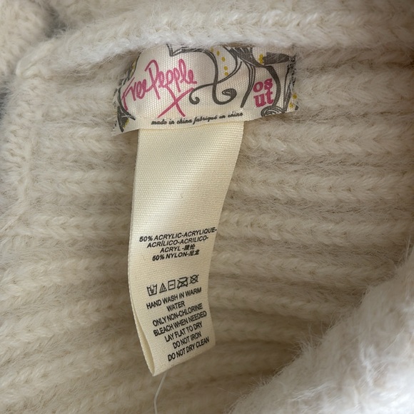 Free People FP | timber fuzzy knit trapper cream one size - Picture 3 of 4